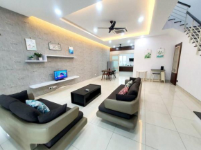 MODERN STYLISH 2STOREY HOUSE 8PAX@ALMA NEAR JUSCO